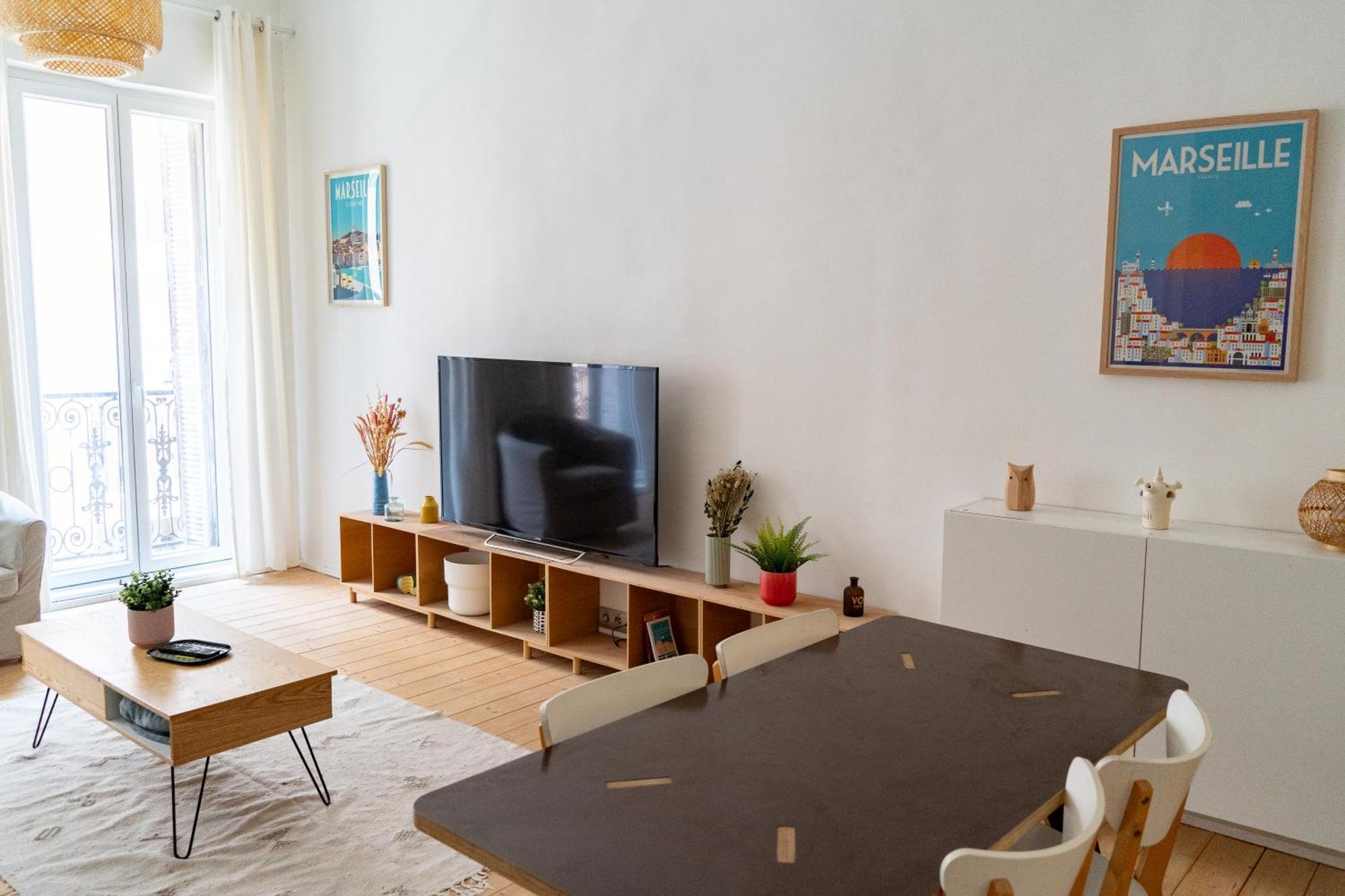Julien - Gare St Charles - Cours Julien Apartment Marseille